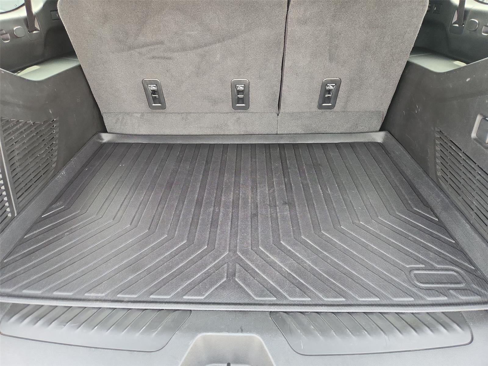 2025 Chevrolet Suburban LT
