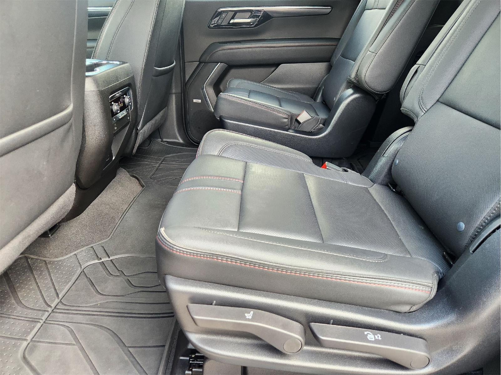 2025 Chevrolet Suburban RST