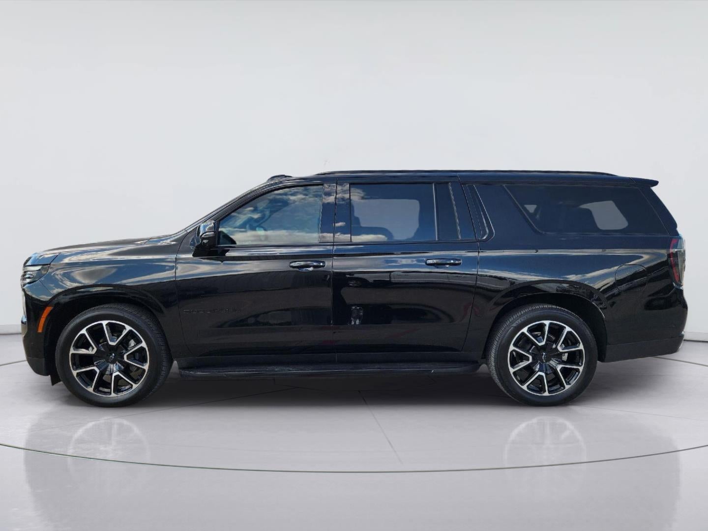2025 Chevrolet Suburban RST