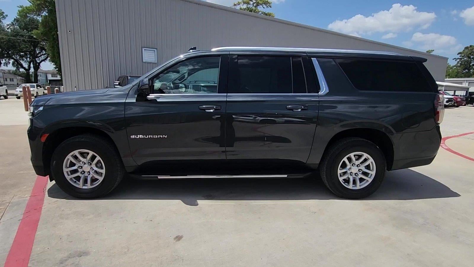 2022 Chevrolet Suburban LT