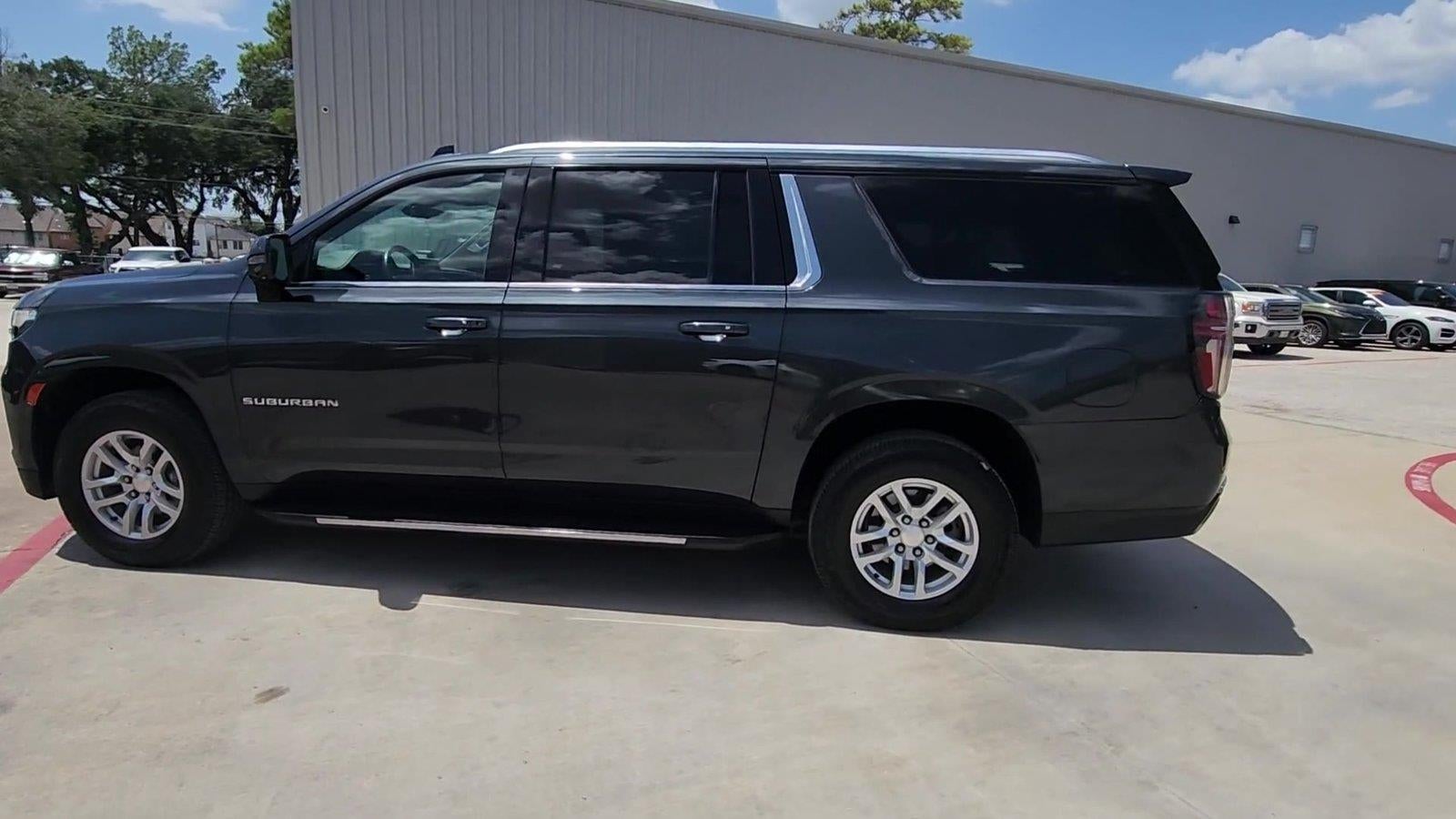 2022 Chevrolet Suburban LT