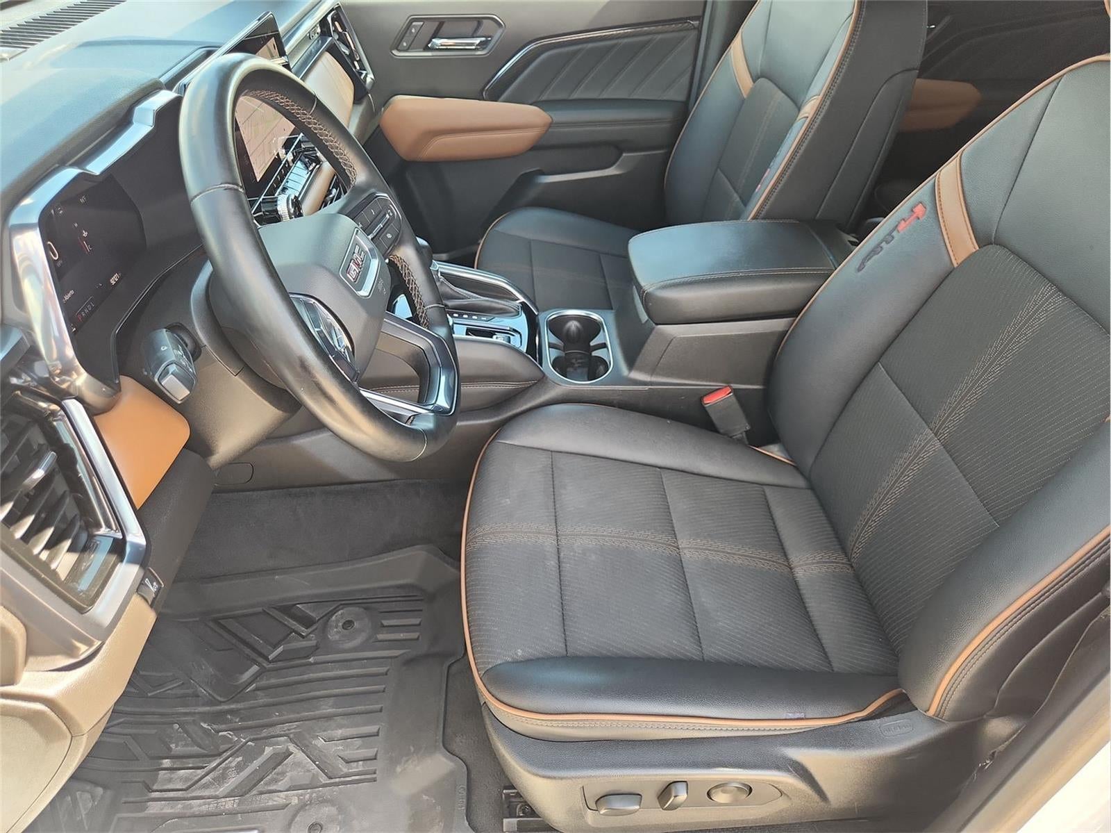 2023 GMC Canyon 4WD AT4