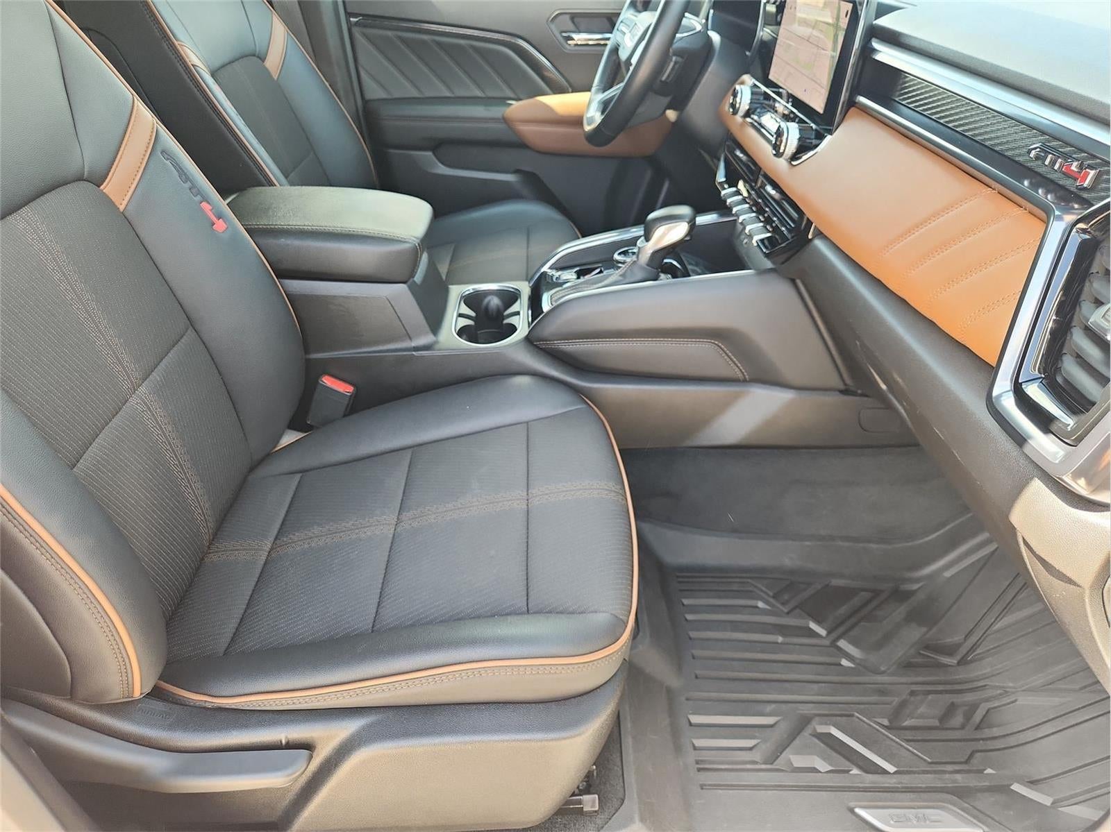 2023 GMC Canyon 4WD AT4