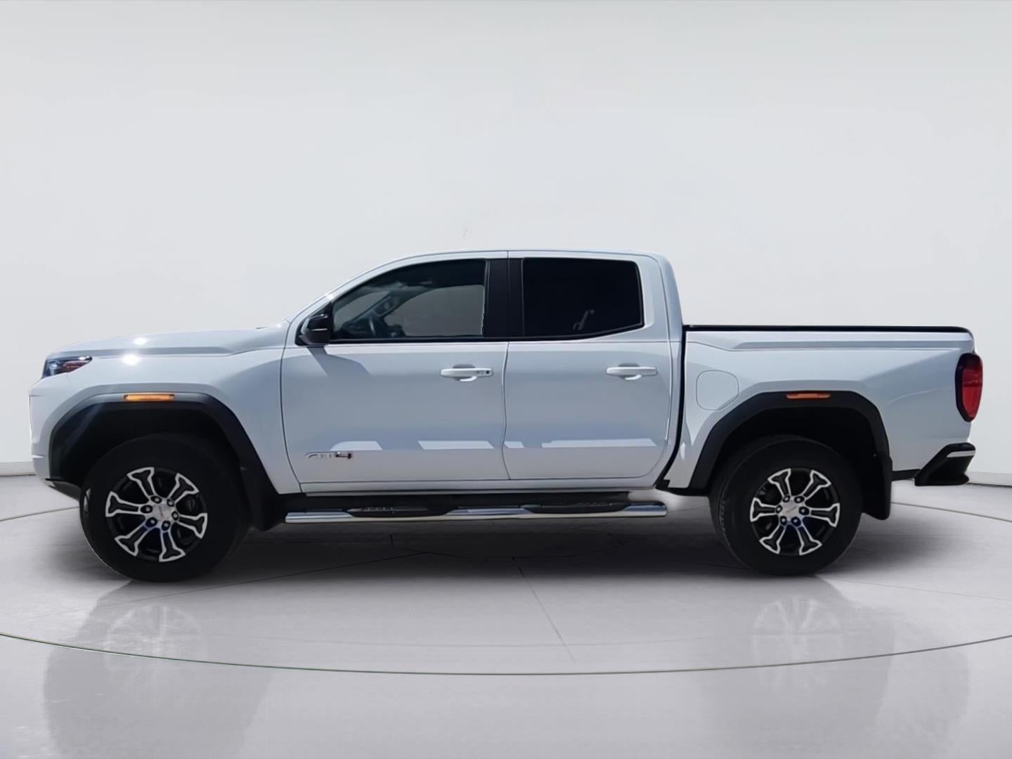 2023 GMC Canyon 4WD AT4