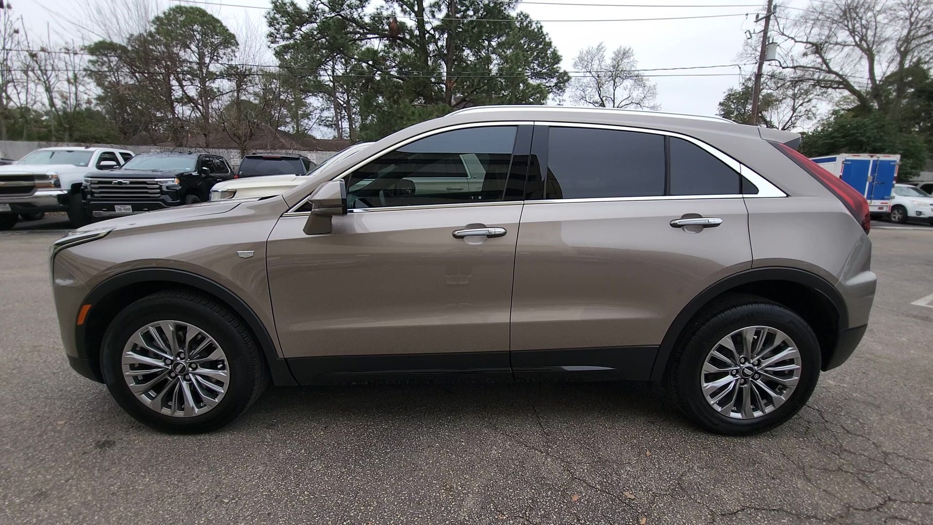 2024 Cadillac XT4 Premium Luxury