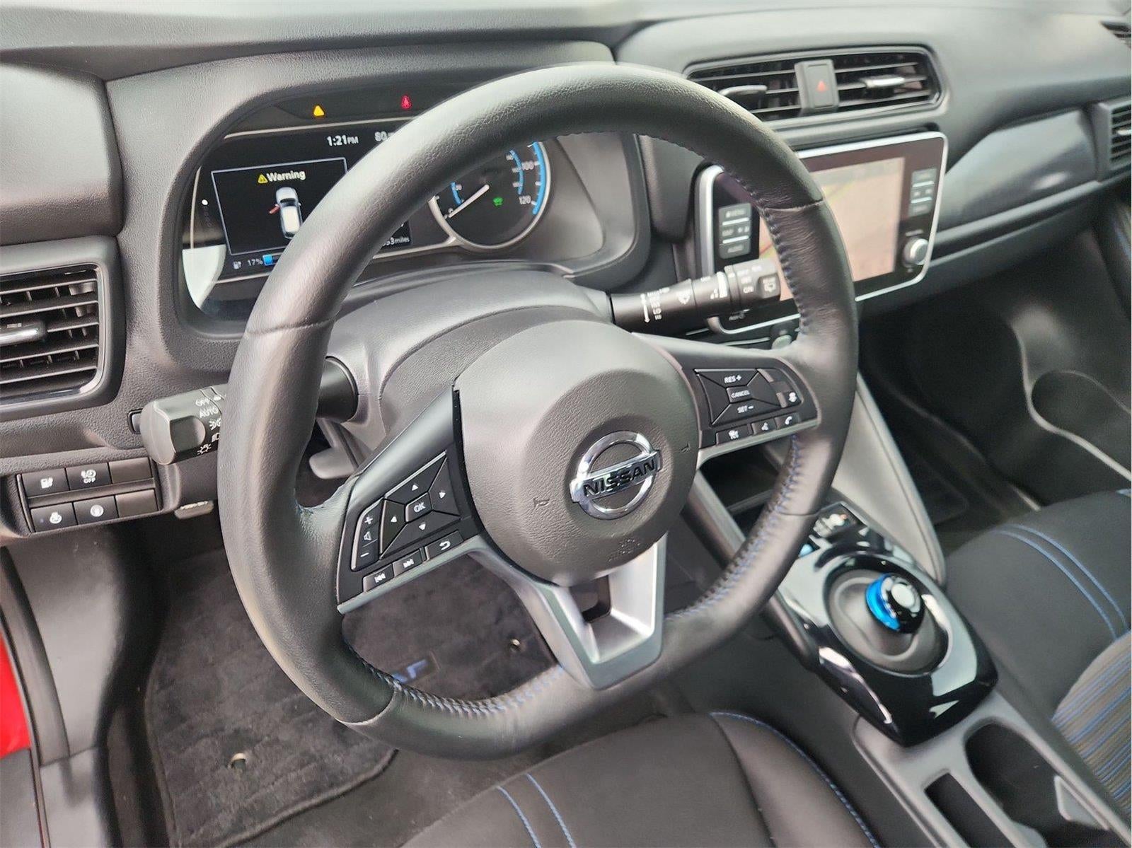 2022 Nissan LEAF SV
