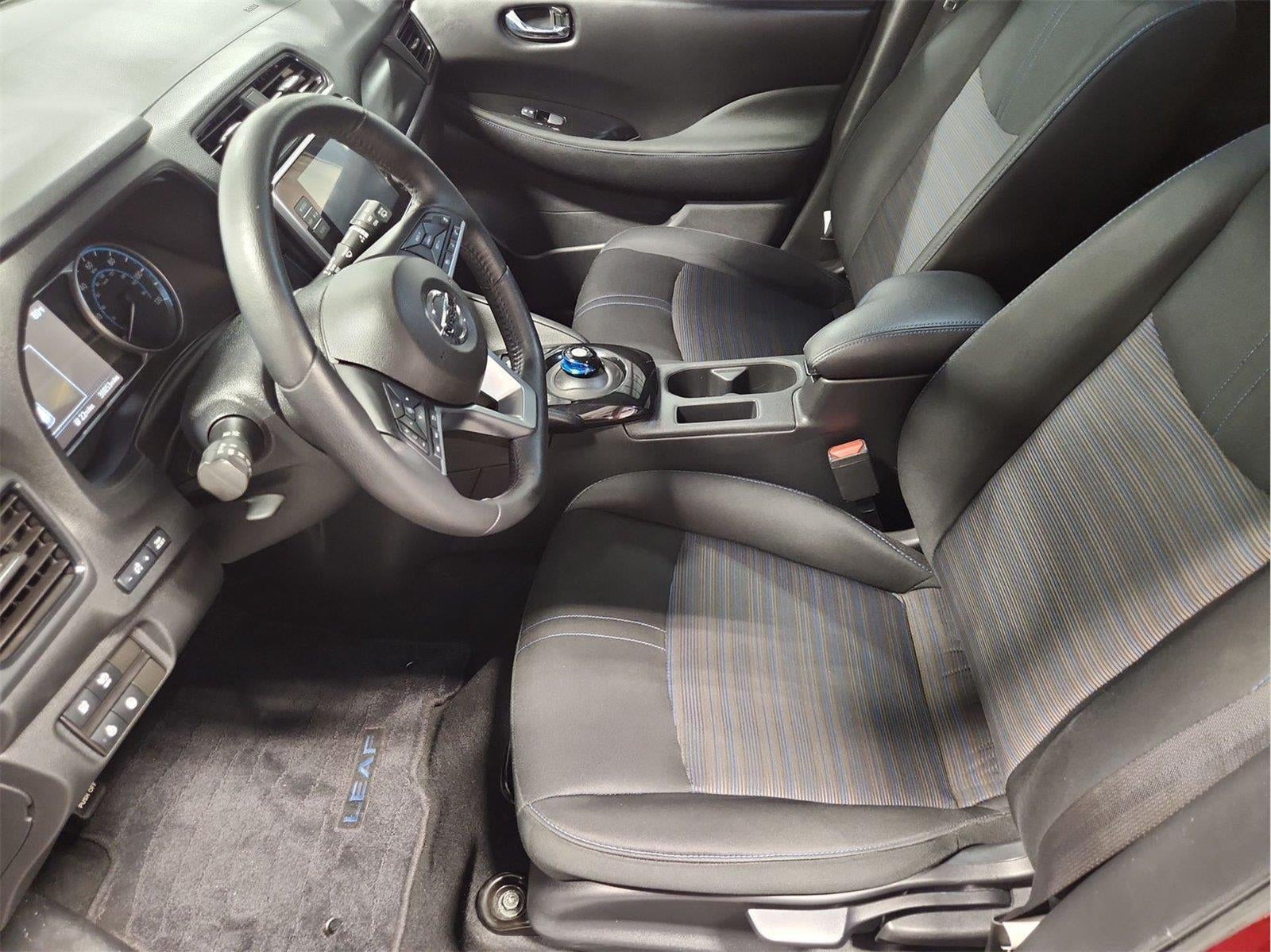 2022 Nissan LEAF SV