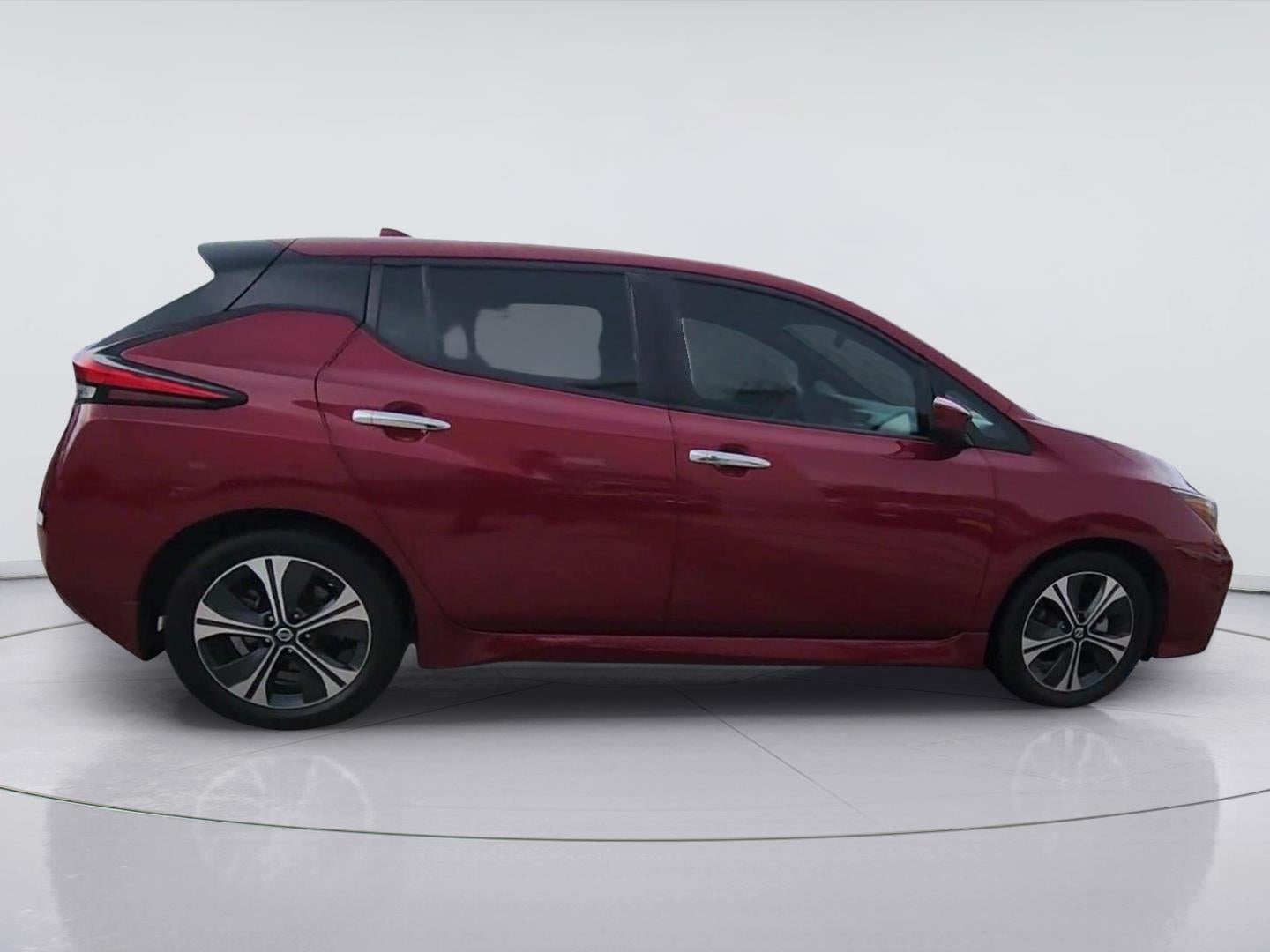 2022 Nissan LEAF SV