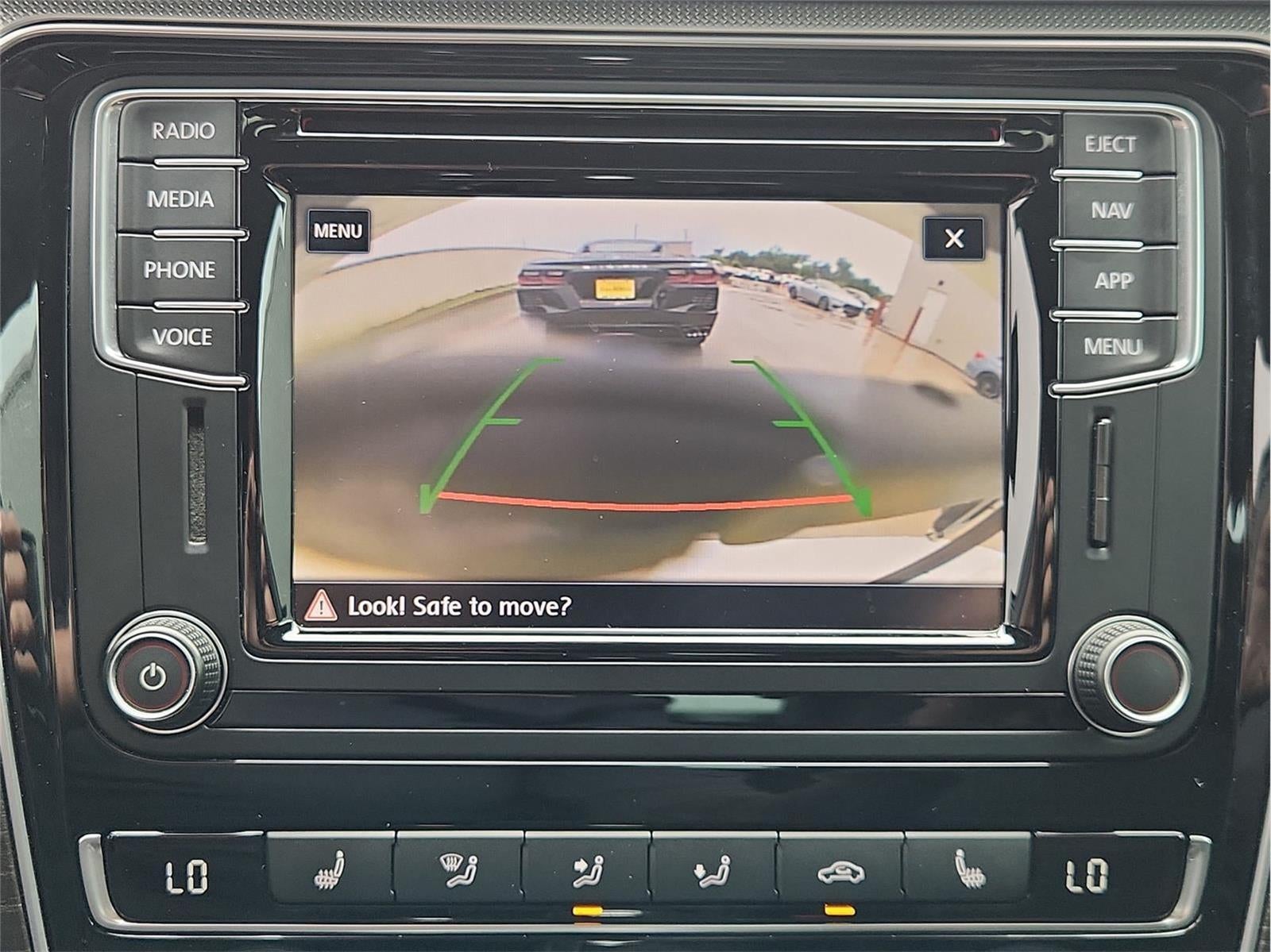 2018 Volkswagen Passat 2.0T SE w/Technology