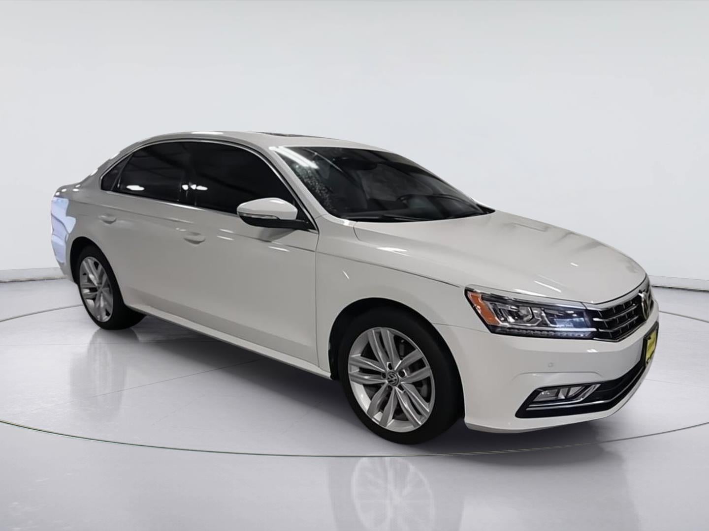 2018 Volkswagen Passat 2.0T SE w/Technology