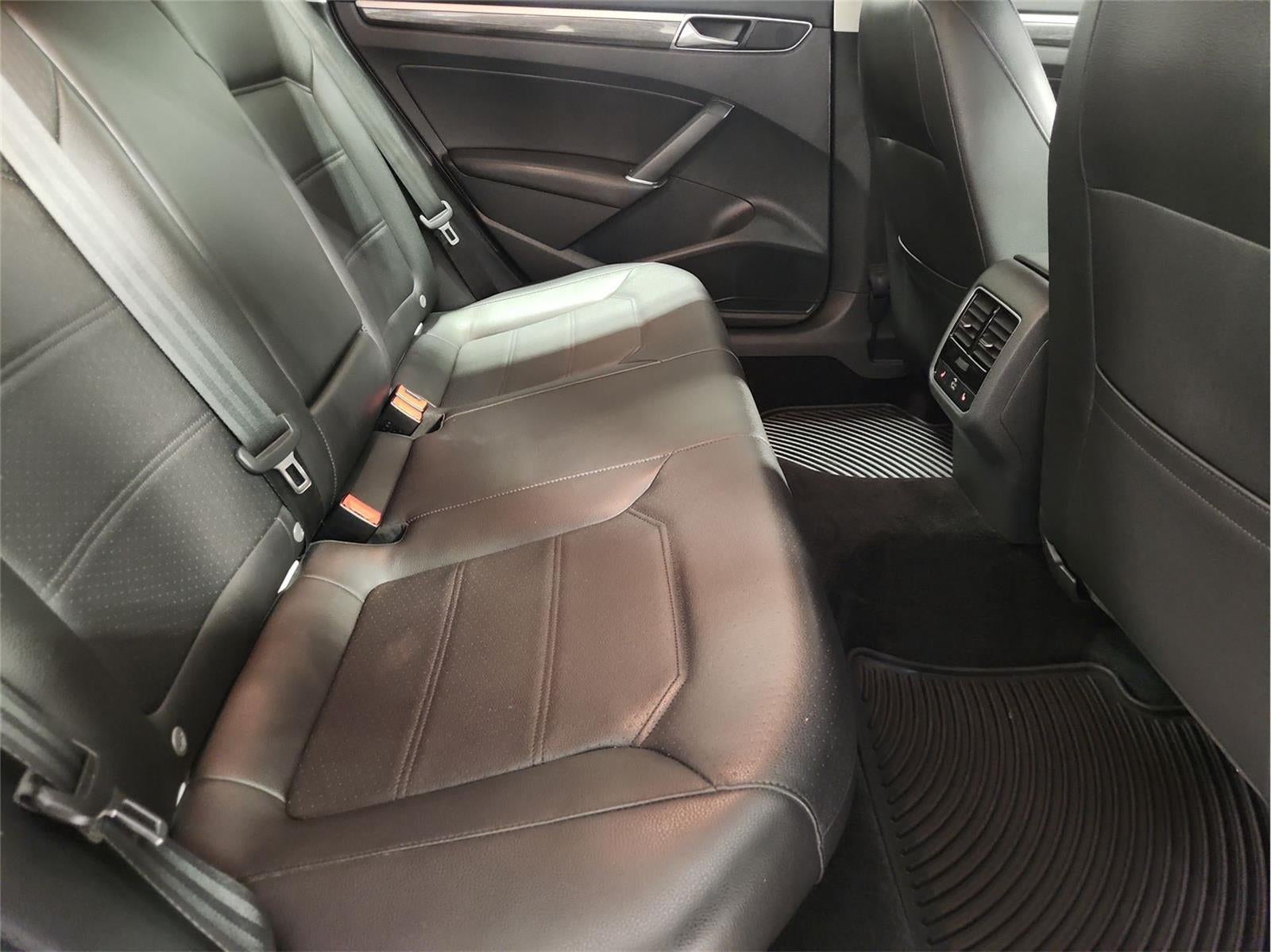 2018 Volkswagen Passat 2.0T SE w/Technology