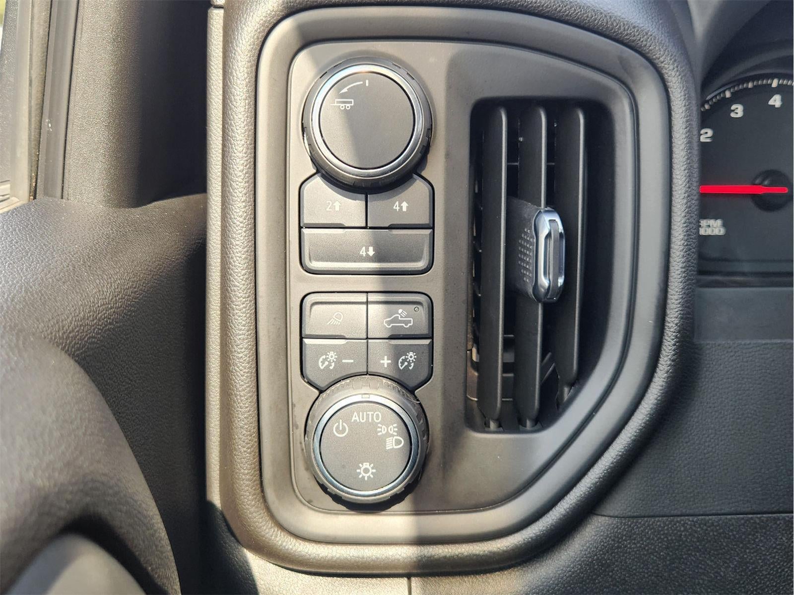 2024 Chevrolet Silverado 2500HD Custom