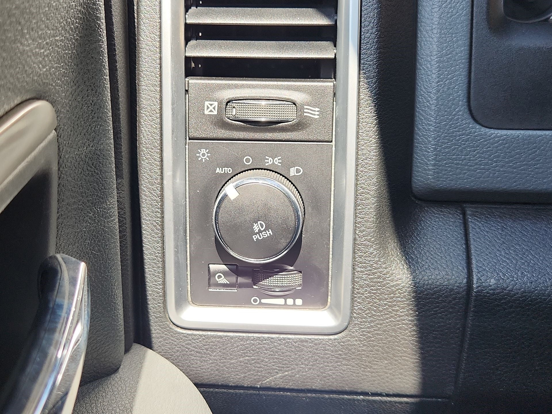 2017 RAM 1500 Lone Star Crew Cab 4x2 5'7" Box