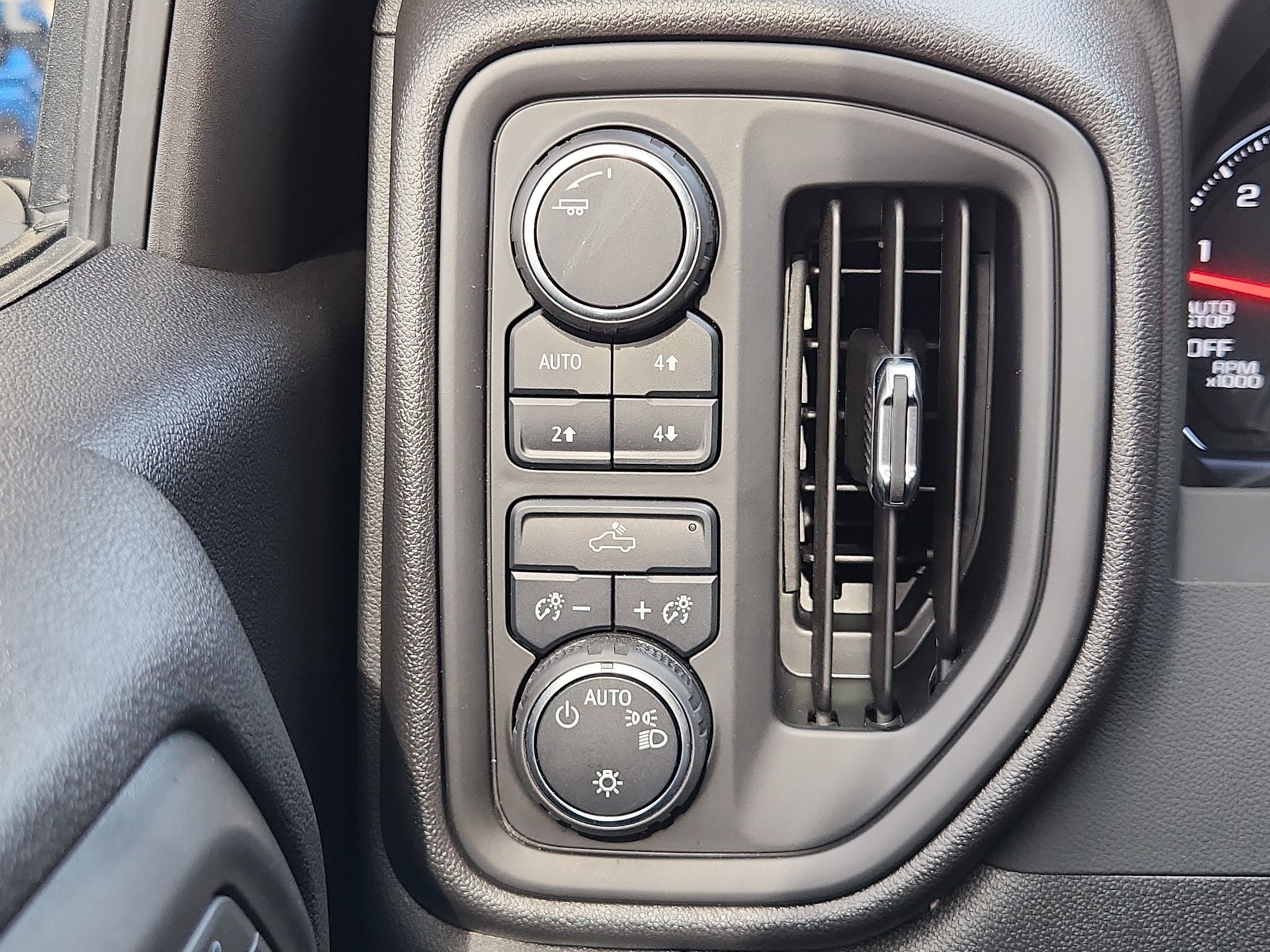 2024 Chevrolet Silverado 1500 Custom Trail Boss