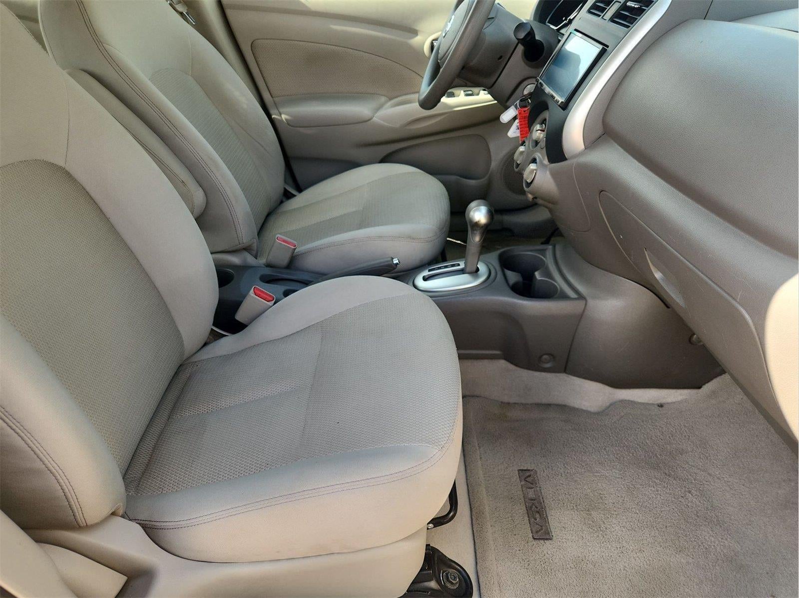 2014 Nissan Versa SV
