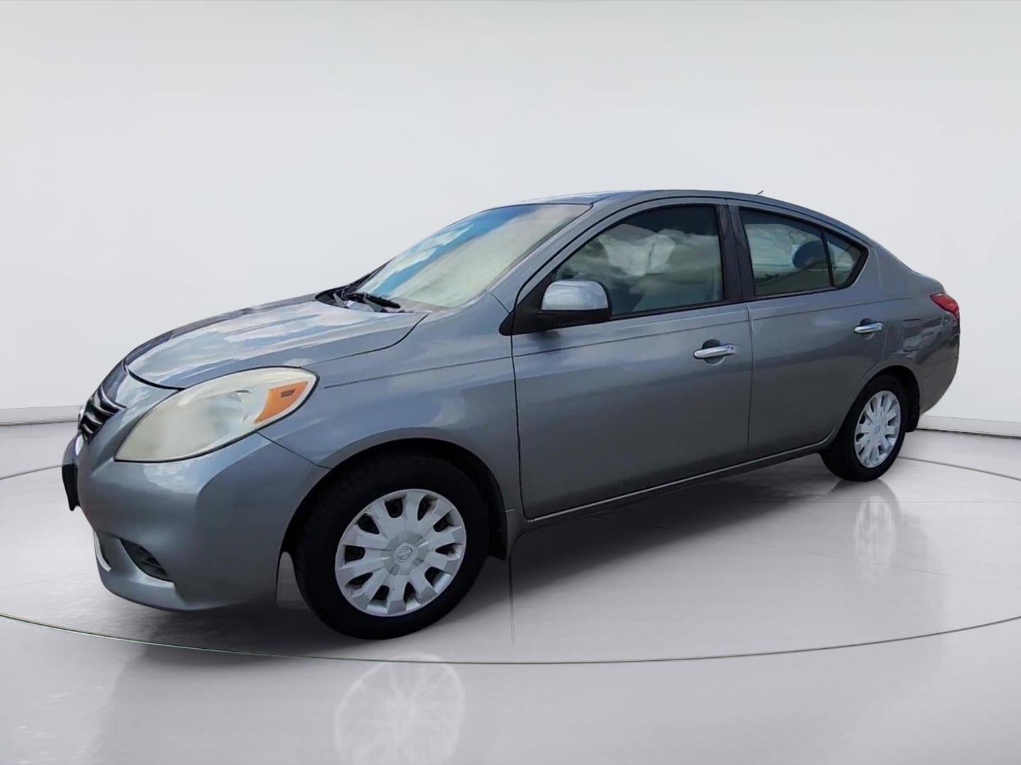 2014 Nissan Versa SV