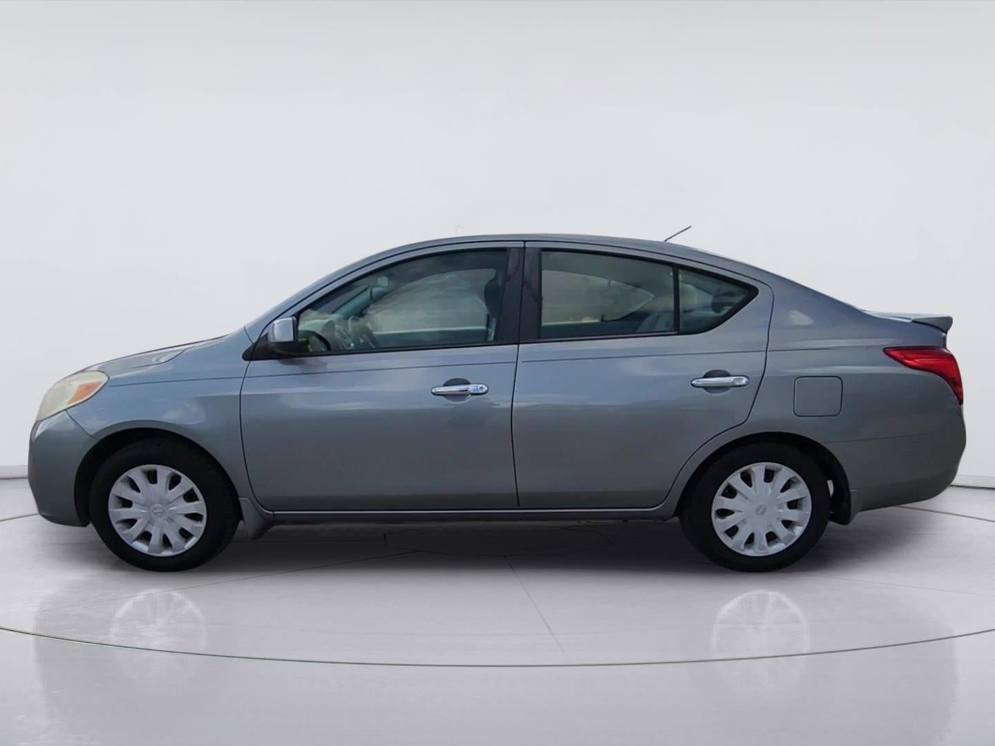 2014 Nissan Versa SV