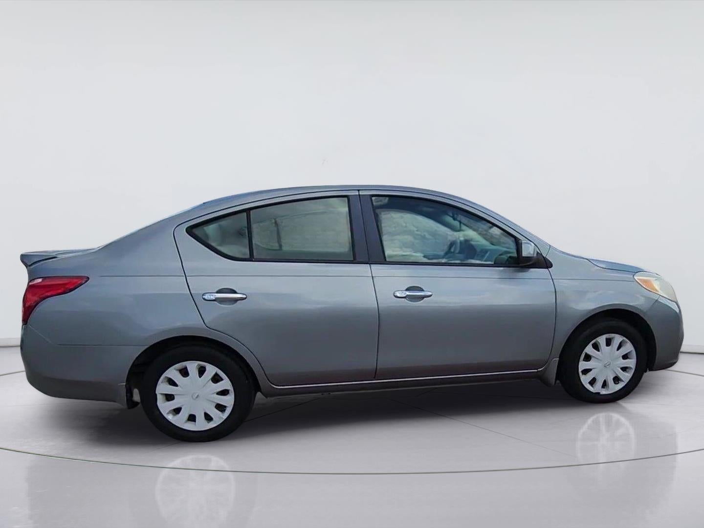 2014 Nissan Versa SV