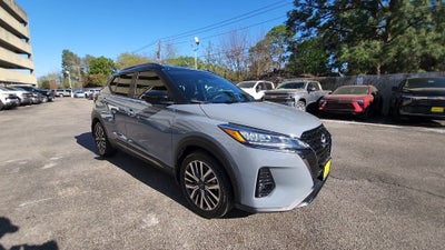 2023 Nissan Kicks SR