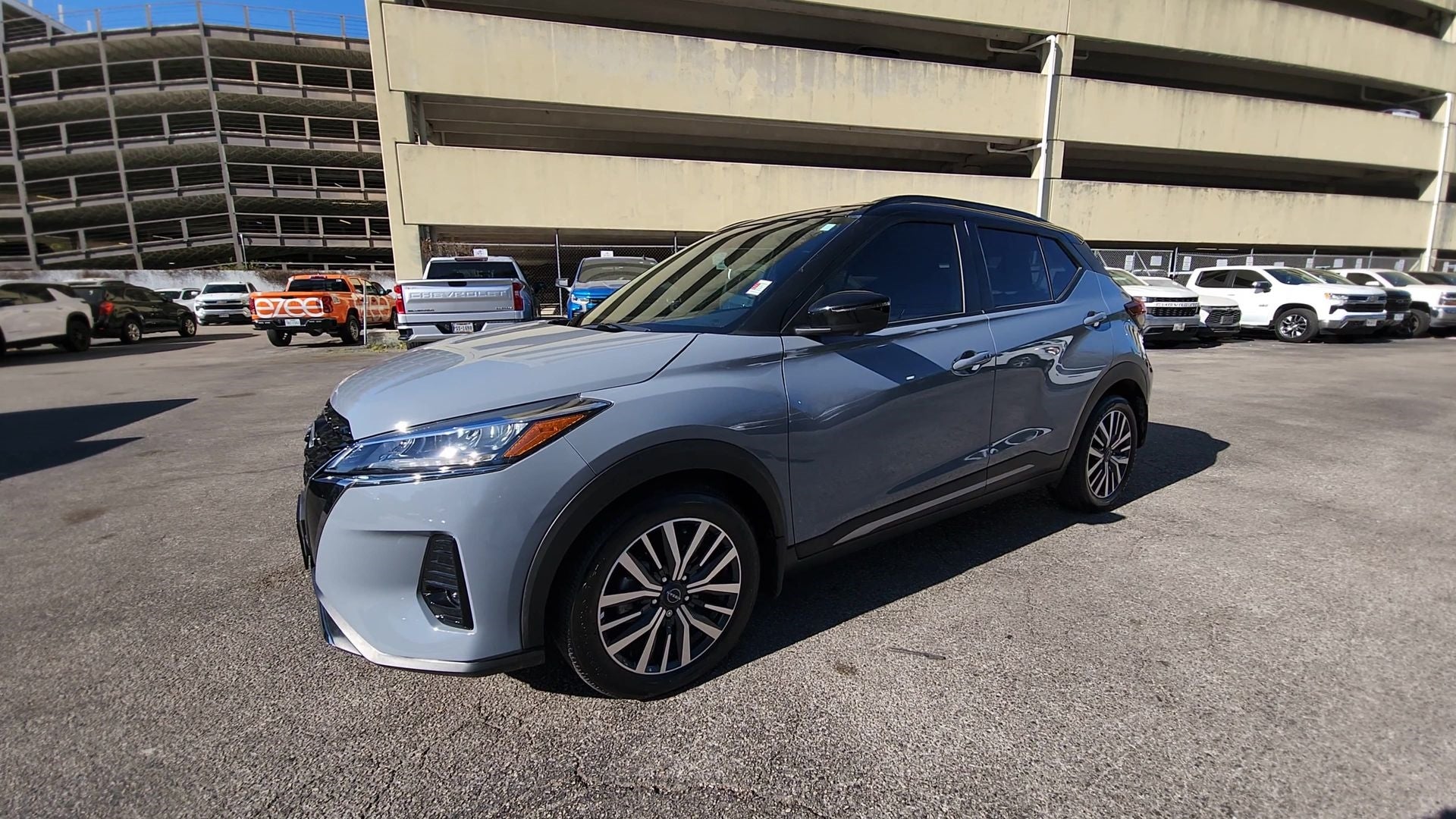 2023 Nissan Kicks SR