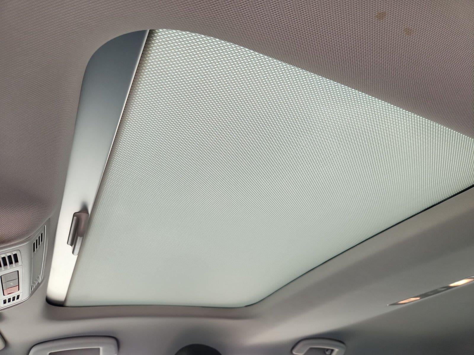 2016 Volkswagen Golf TSI S w/Sunroof
