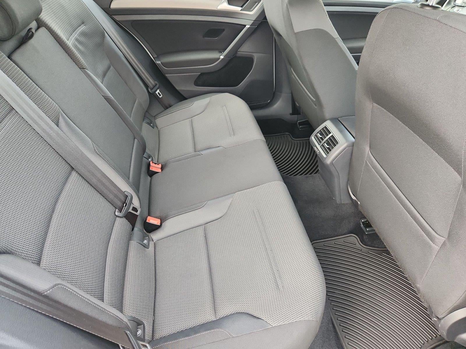 2016 Volkswagen Golf TSI S w/Sunroof