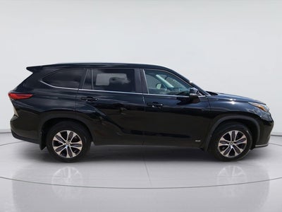 2023 Toyota Highlander Hybrid XLE