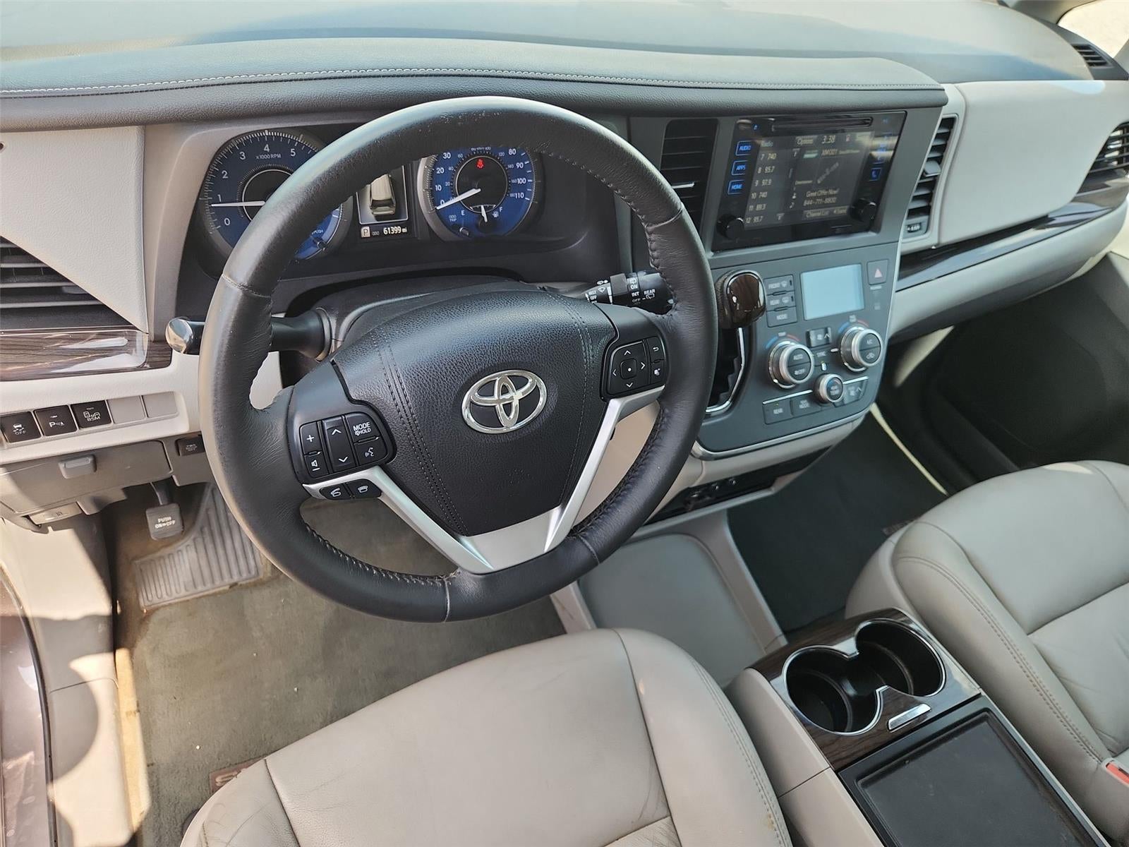 2017 Toyota Sienna XLE Premium 8-Passenger