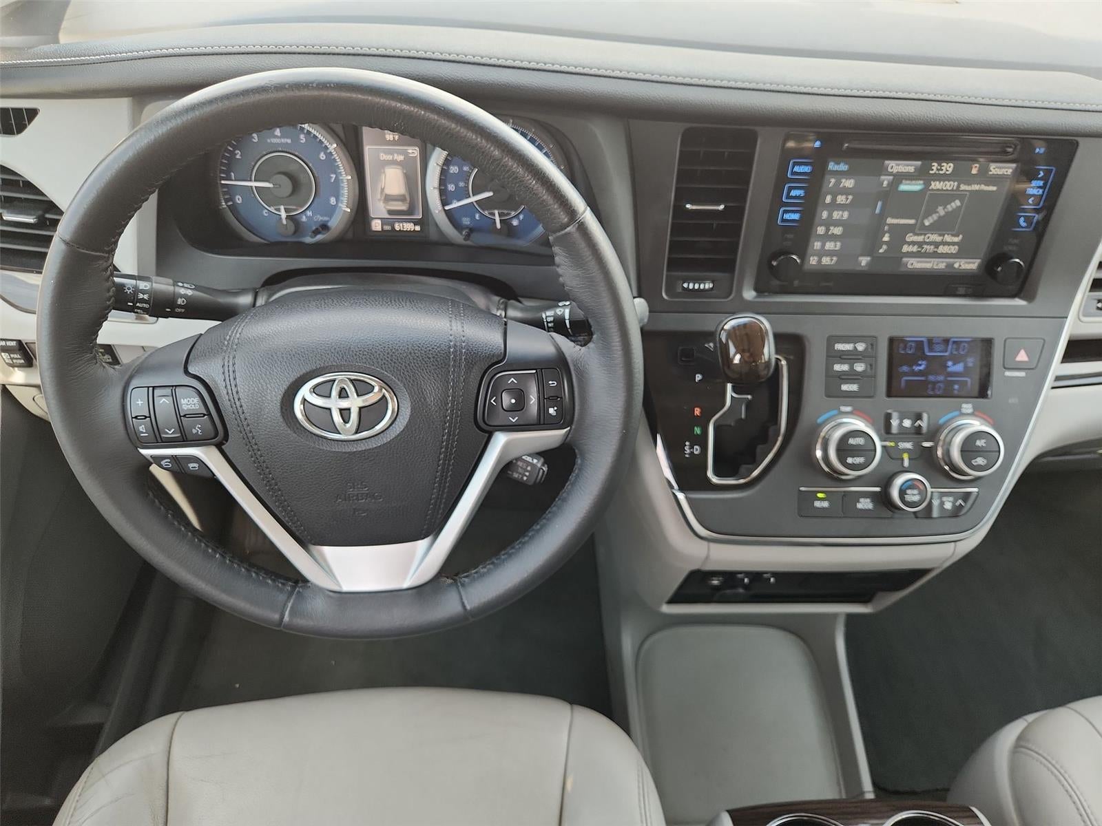 2017 Toyota Sienna XLE Premium 8-Passenger