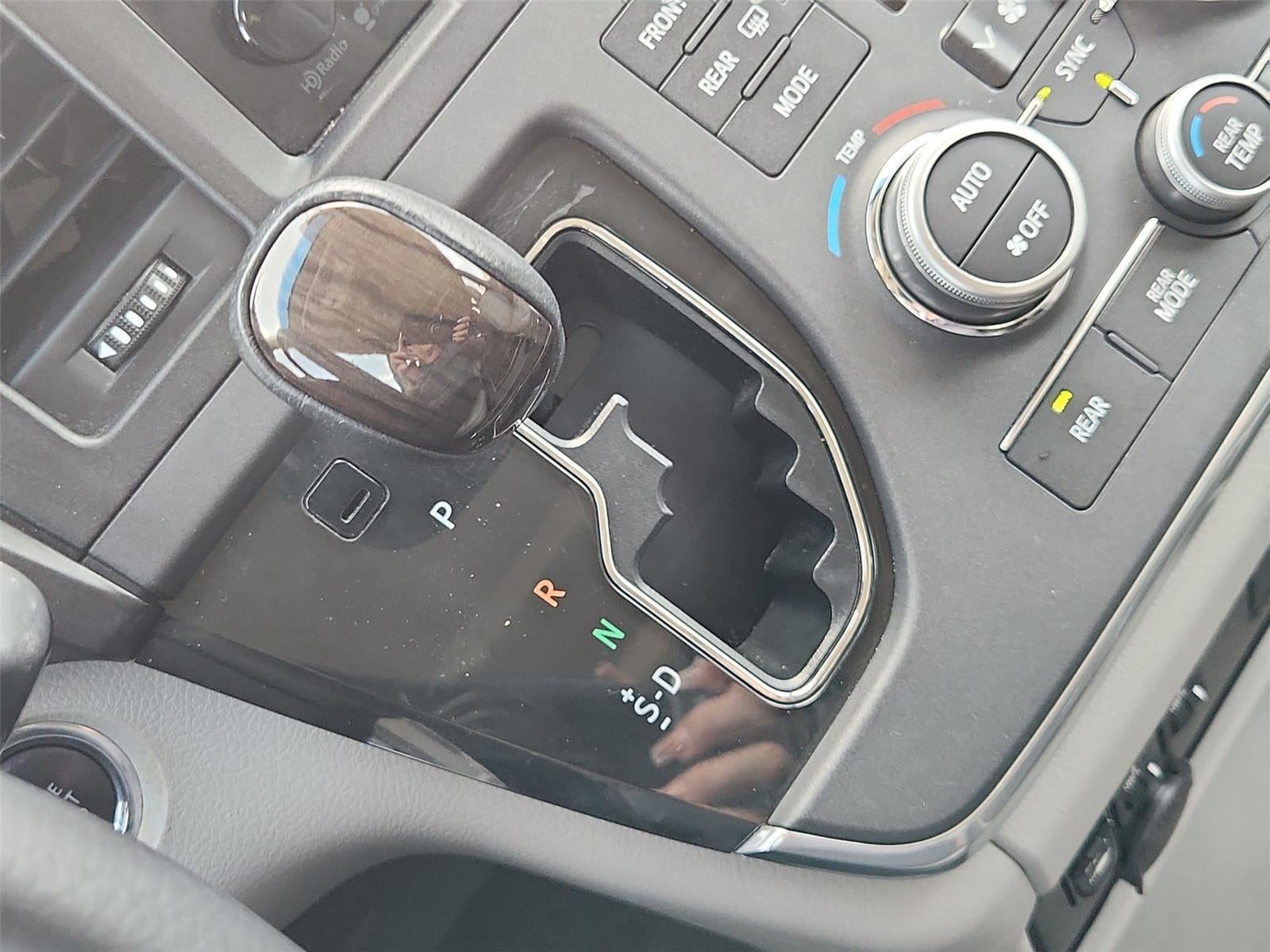 2017 Toyota Sienna XLE Premium 8-Passenger