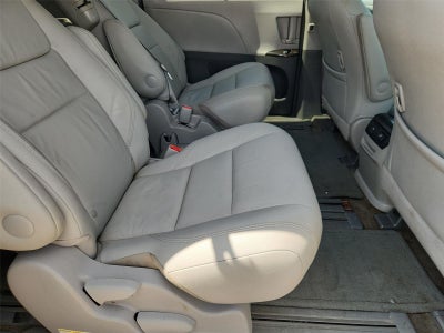 2017 Toyota Sienna XLE Premium 8-Passenger