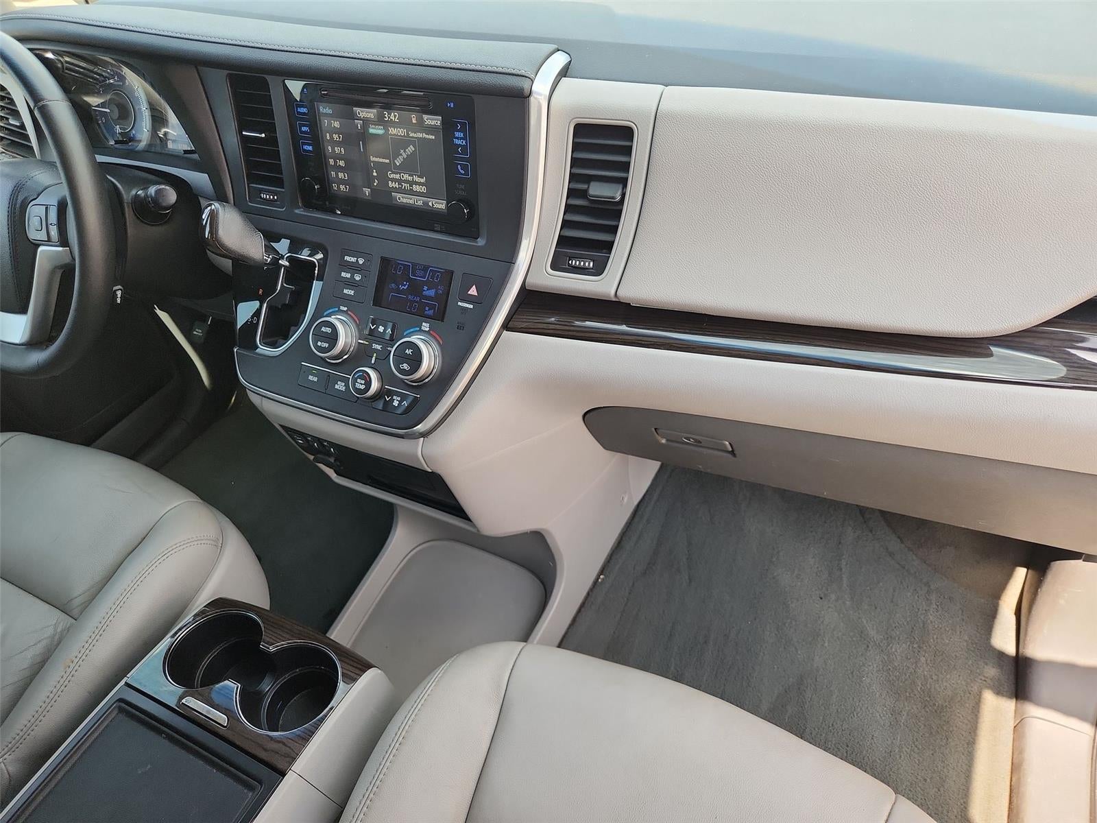 2017 Toyota Sienna XLE Premium 8-Passenger