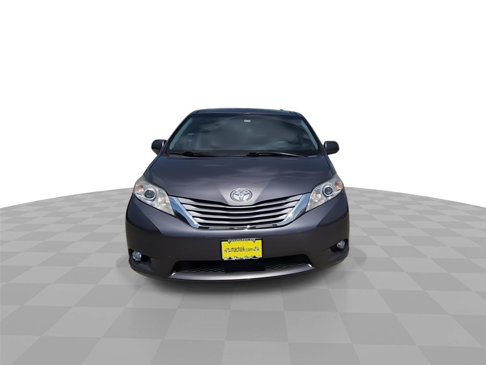 2017 Toyota Sienna XLE Premium 8-Passenger