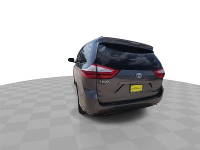 2017 Toyota Sienna XLE Premium 8-Passenger