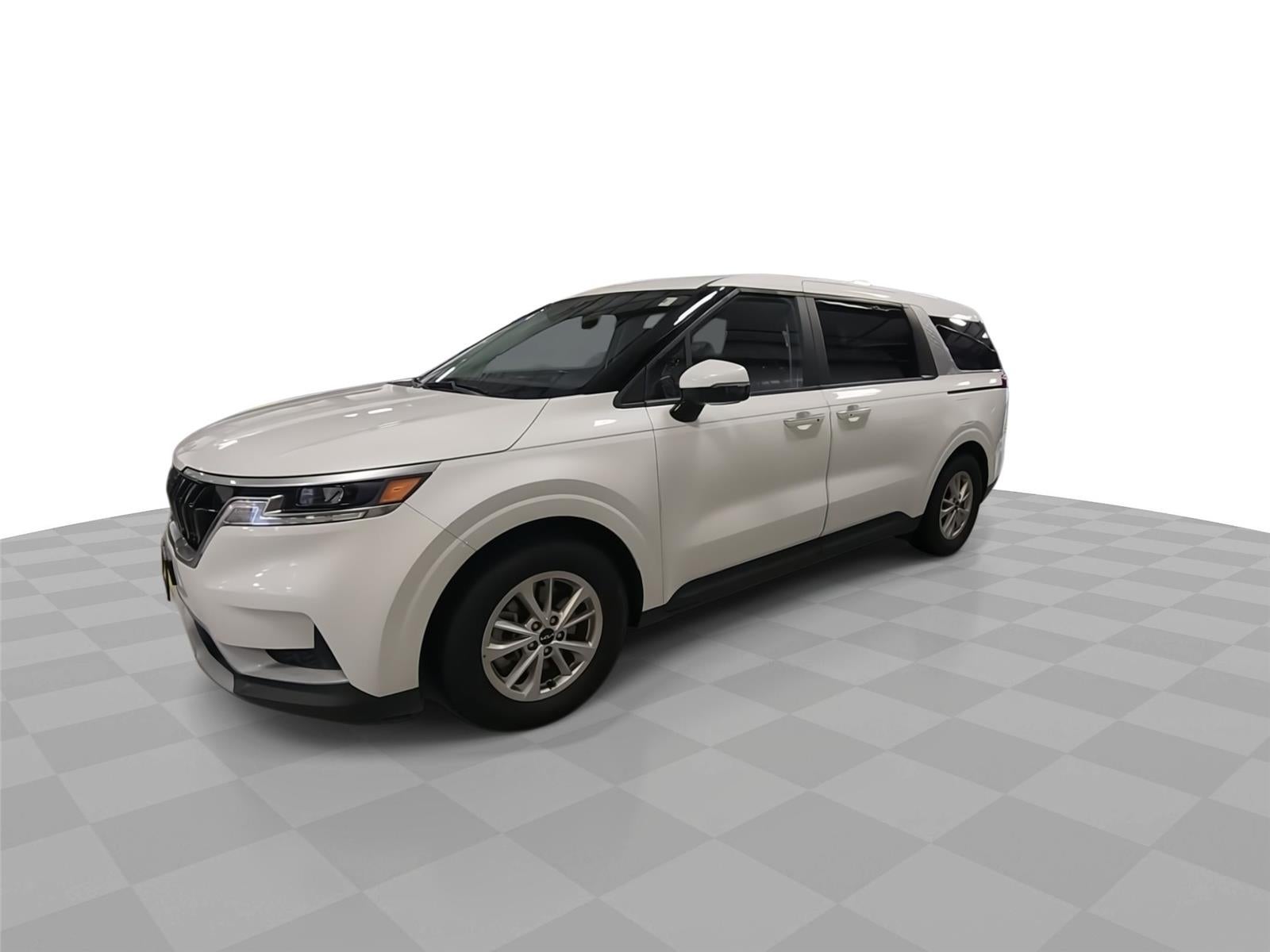 2024 Kia Carnival LX