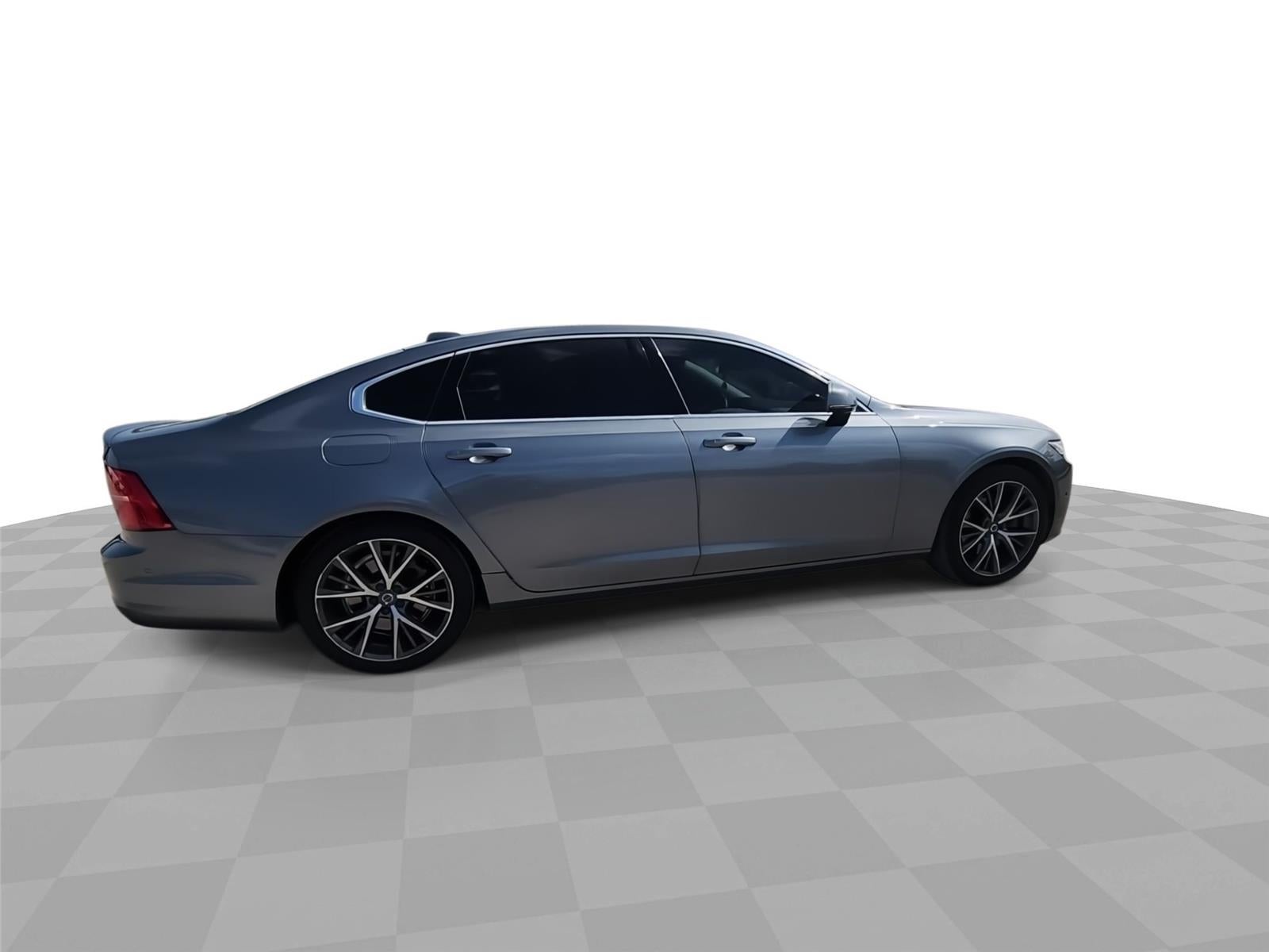 2018 Volvo S90 Momentum