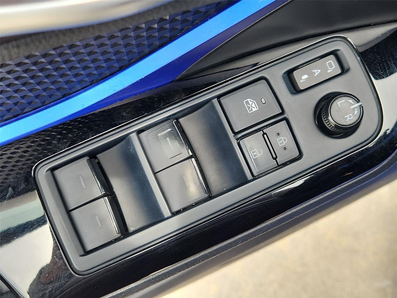 2022 Toyota C-HR XLE