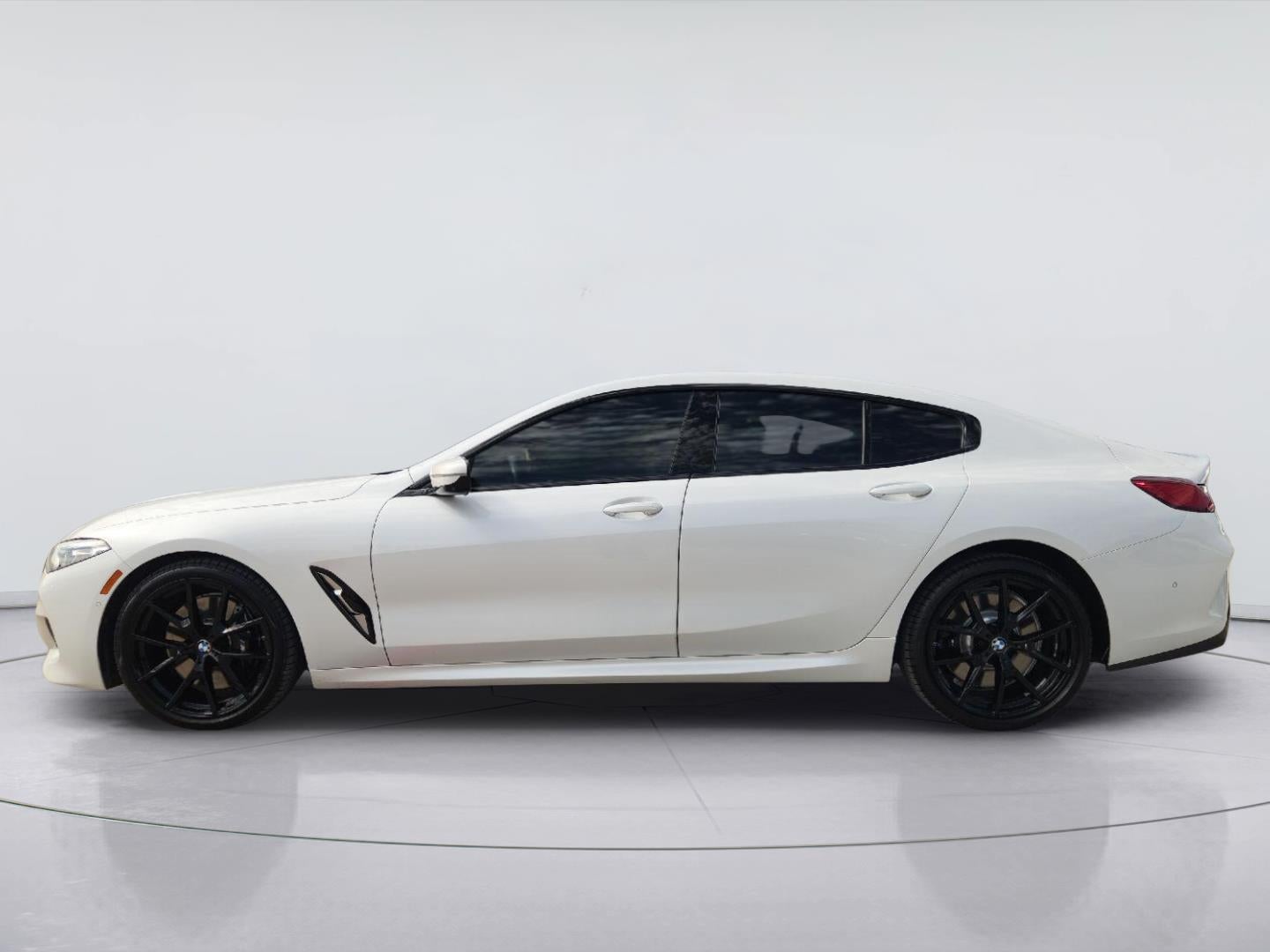 2022 BMW 8 Series 840i