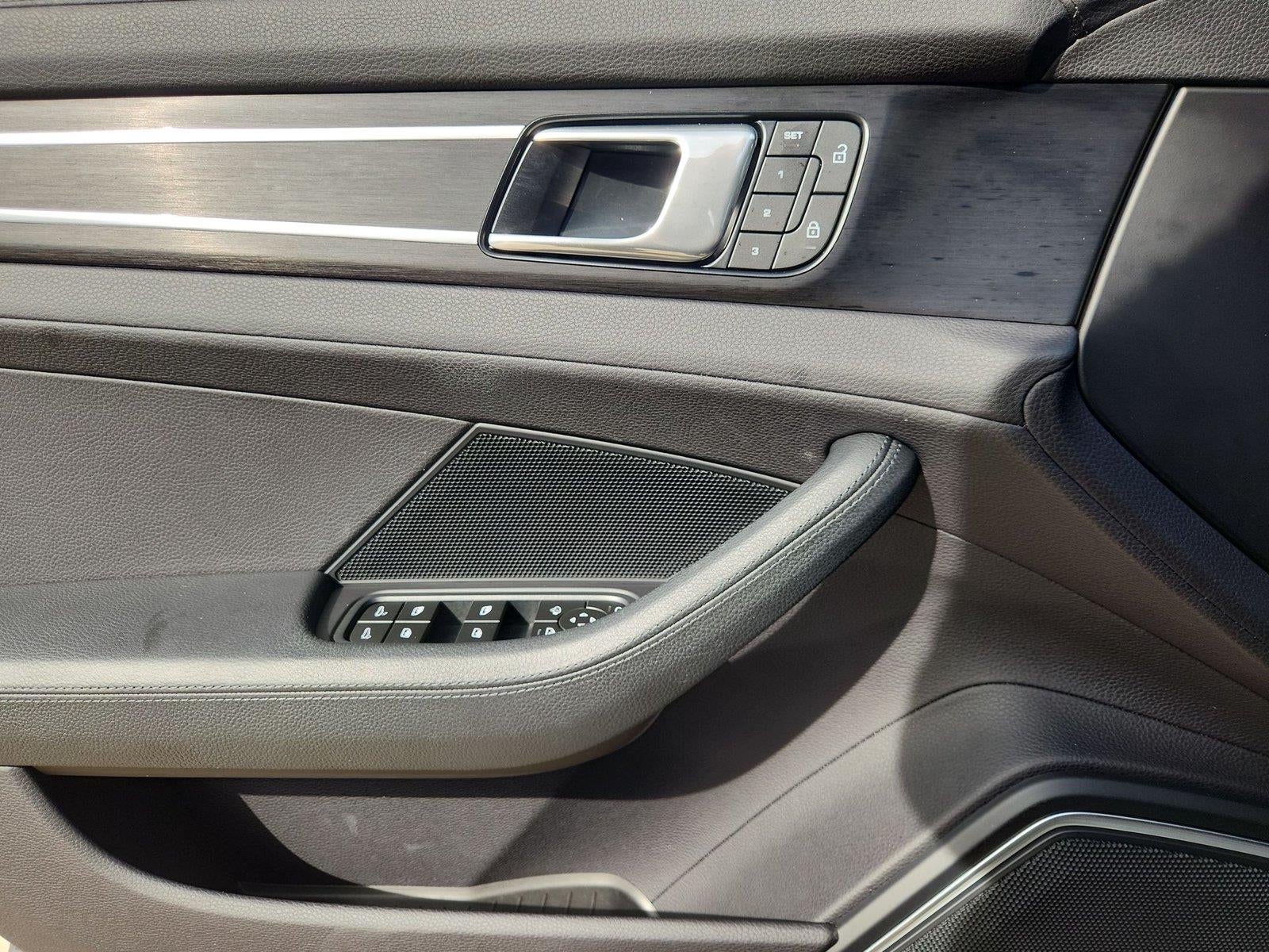 2023 Porsche Panamera Platinum Edition