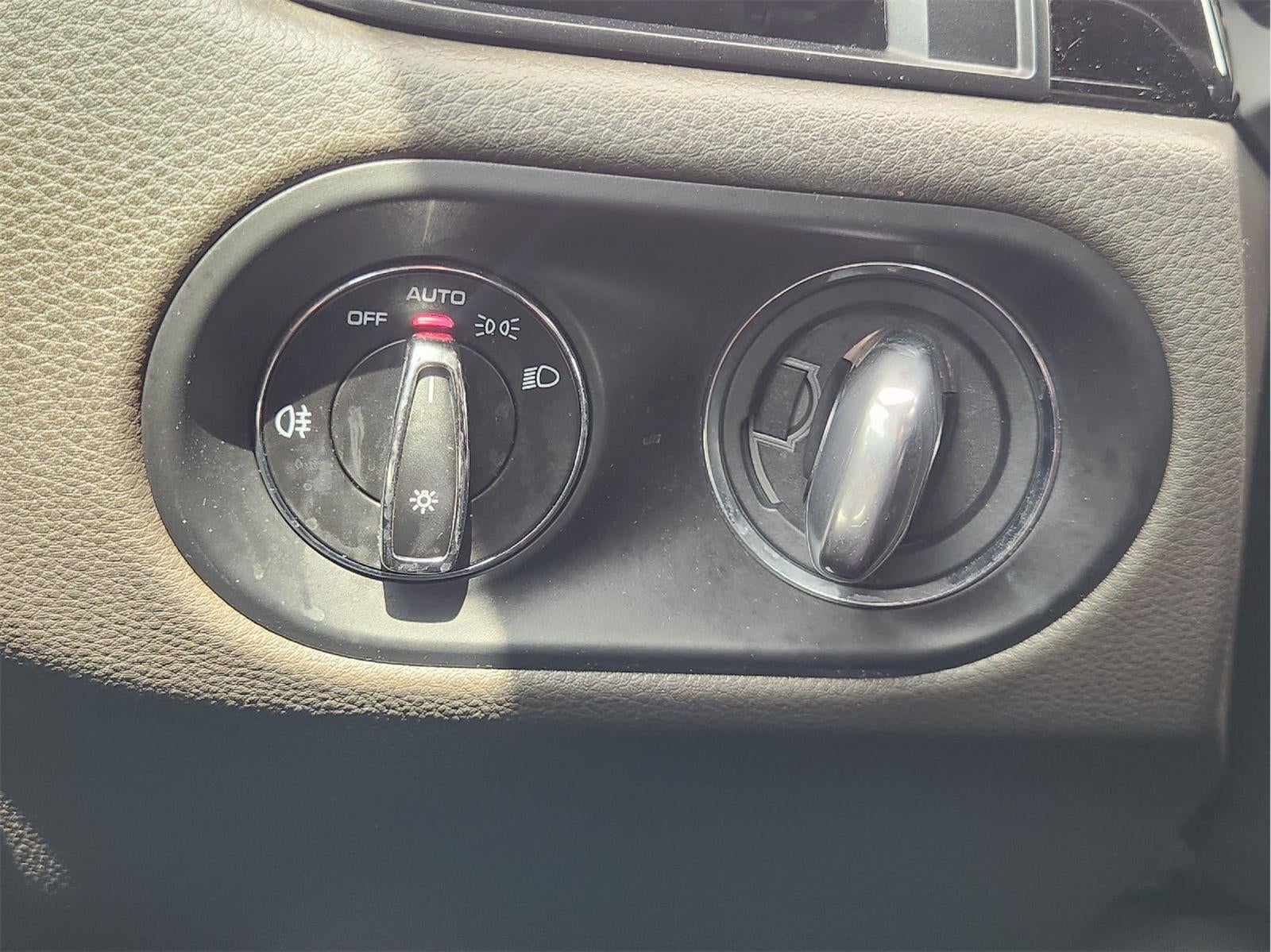 2022 Porsche Macan AWD