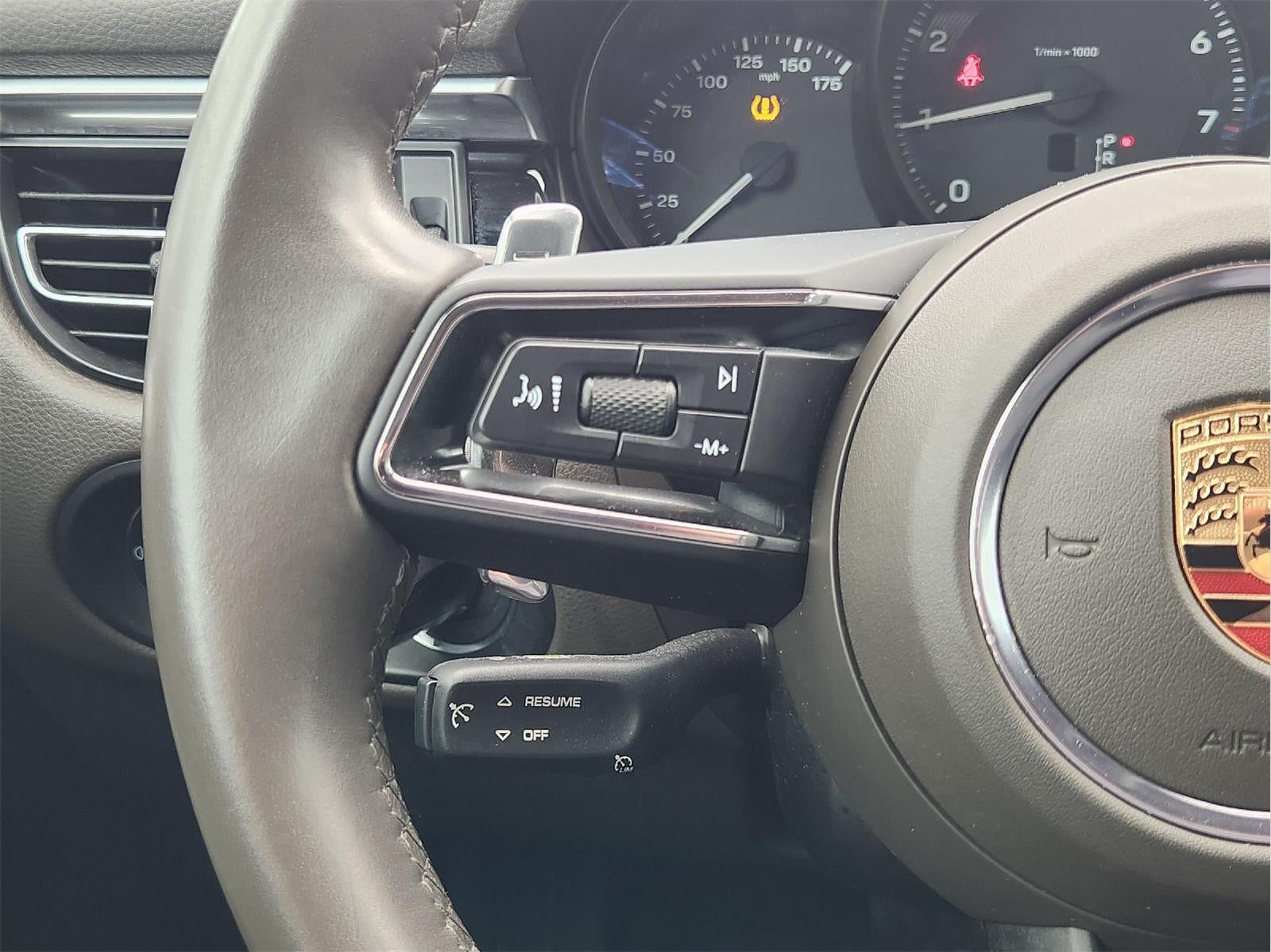 2022 Porsche Macan AWD