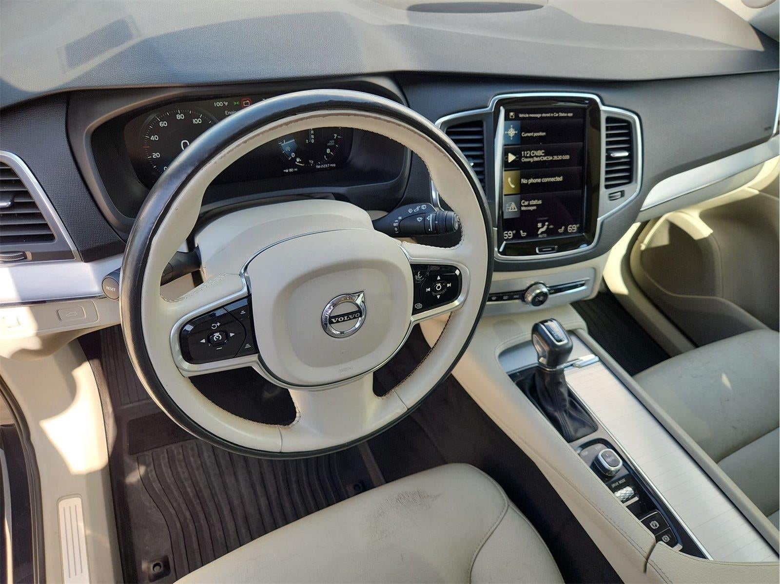 2017 Volvo XC90 Momentum