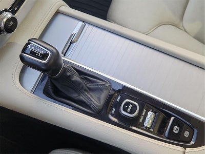 2017 Volvo XC90 Momentum
