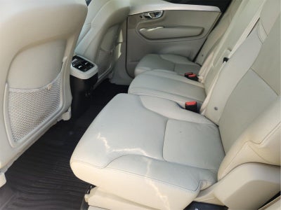2017 Volvo XC90 Momentum