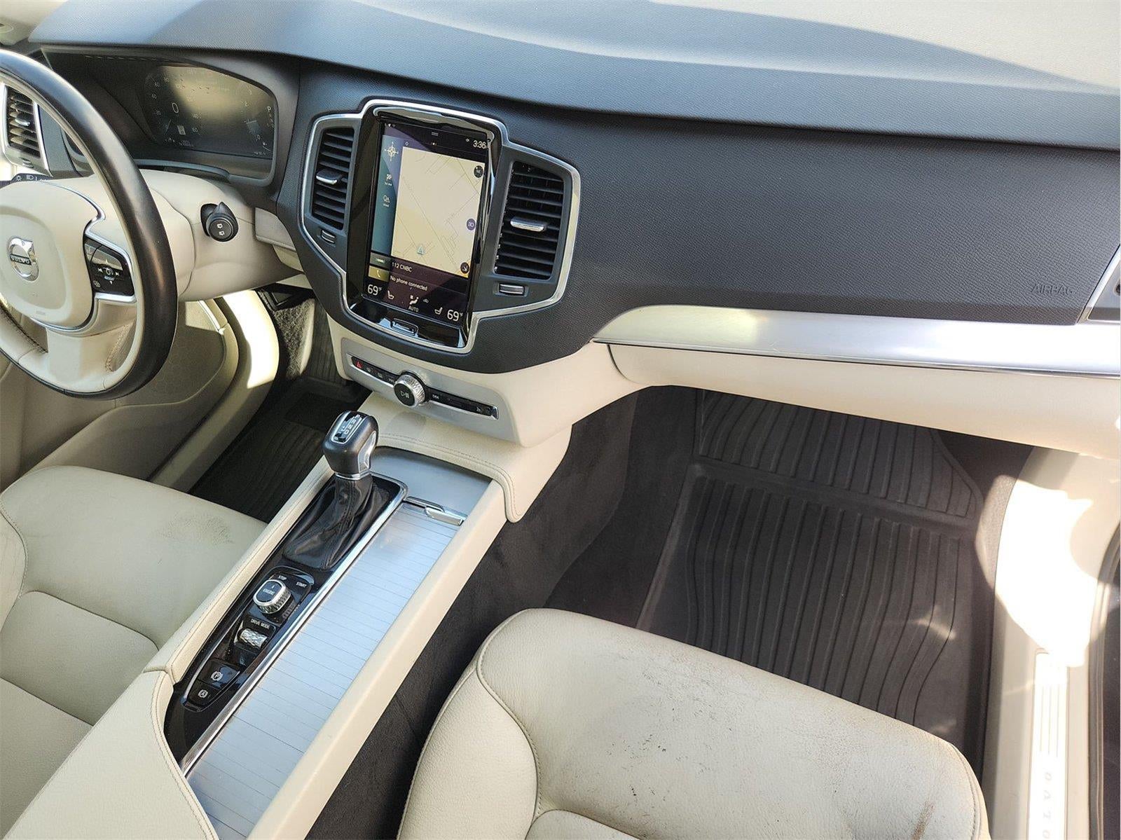 2017 Volvo XC90 Momentum