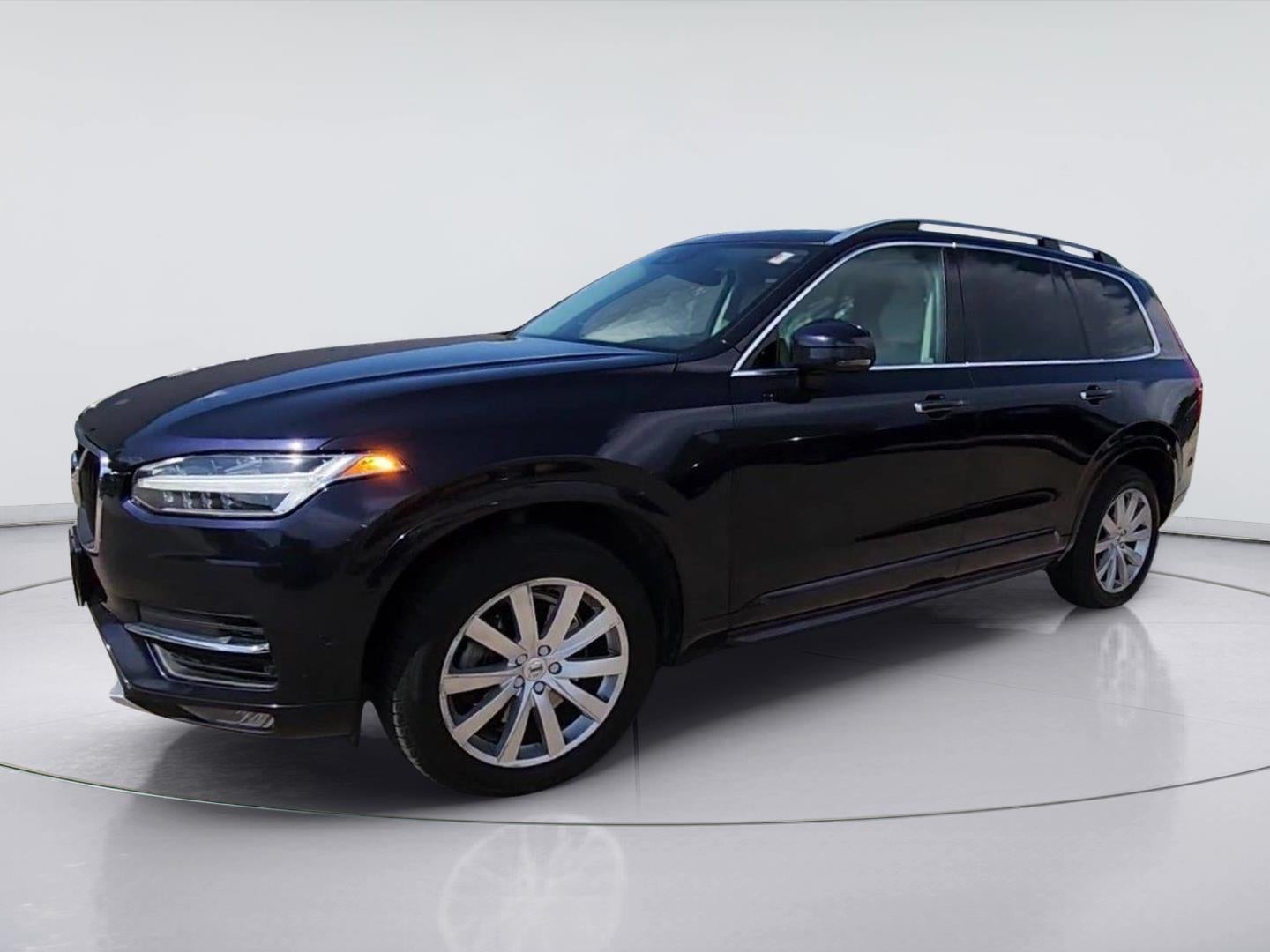 2017 Volvo XC90 Momentum