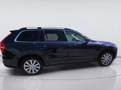 2017 Volvo XC90 Momentum