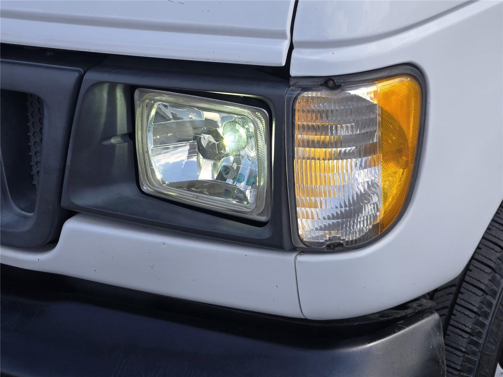 2003 Ford Econoline Commercial Cutaway Standard