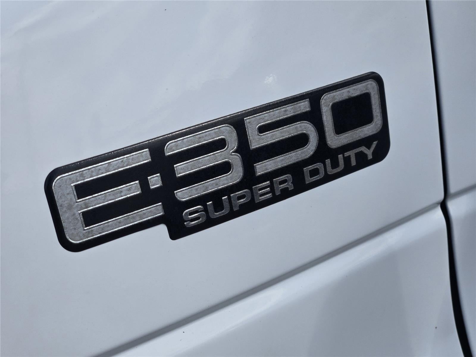 2003 Ford Econoline Commercial Cutaway Standard