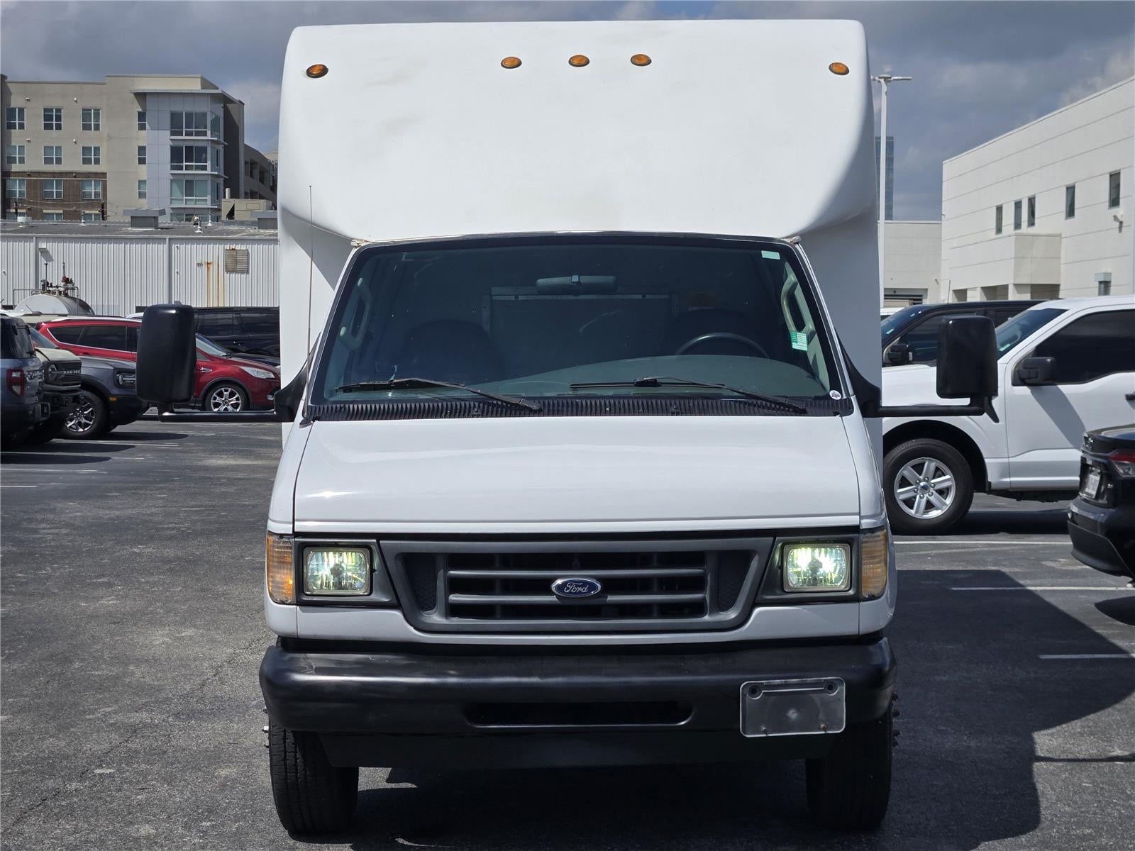 2003 Ford Econoline Commercial Cutaway Standard